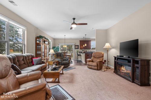 49111 Charnwood Dr, Macomb, MI, 48042-4856 | Card Image