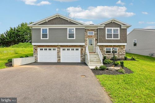 10 Cheltenham Ln, CARLISLE, PA, 17013-4811 | Card Image
