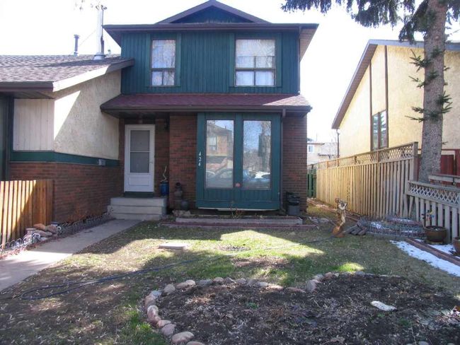 424 Templeview Drive Ne, Home with 3 bedrooms, 2 bathrooms and 2 parking in Calgary AB | Image 2