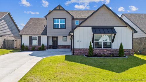 10111 S 231st East Ave, Broken Arrow, OK, 74014-2432 | Card Image