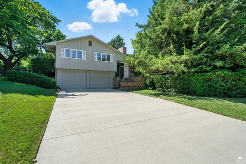 1621 Denholm Dr, Manhattan, KS, 66503-2205 | Card Image