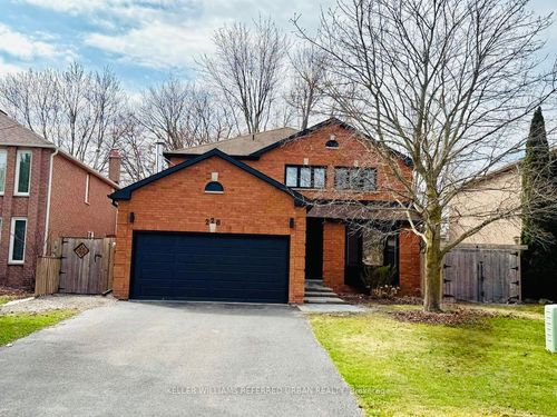 228 Elman Cres, Newmarket, ON, L3Y7X3 | Card Image