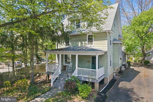 19 Clinton Pl, Metuchen, NJ, 08840-2405 | Card Image
