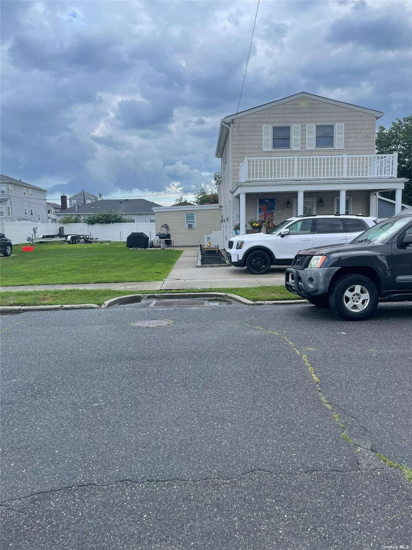 Truxton Rd, Island Park, NY 11558