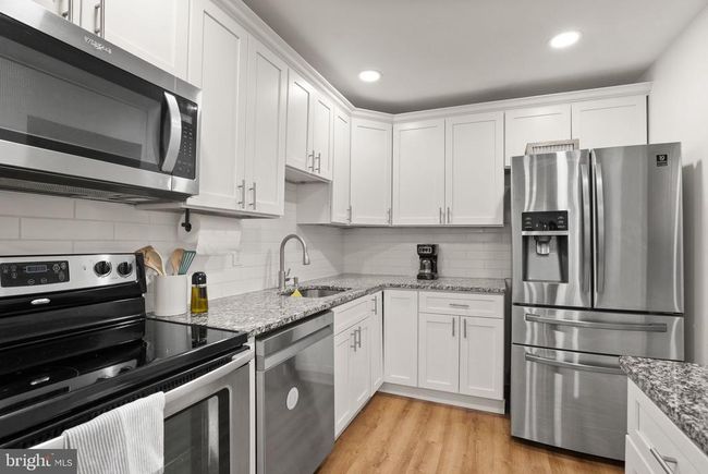 10627 Summer Oak Ct, Townhouse with 4 bedrooms, 3 bathrooms and null parking in BURKE VA | Image 25