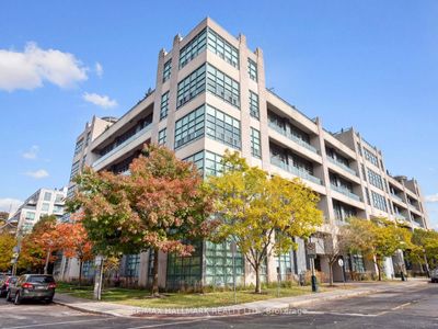 403 - 380 Macpherson Ave, Condo with 2 bedrooms, 2 bathrooms and 1 parking in Toronto ON | Image 2