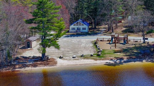 676 S High St, Bridgton, ME, 04009-3915 | Card Image