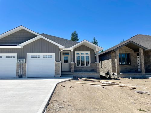 616 25th Ave, Hanover, ON, N4N0C3 | Card Image