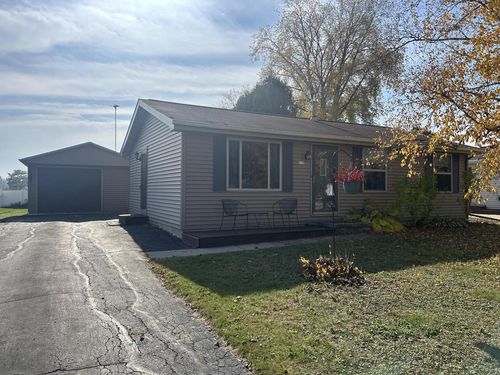 715 E Linden Avenue, Manitowoc, WI, 54220 | Card Image