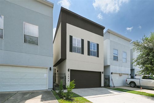 1834 Woodvine Dr, Houston, TX, 77055-2515 | Card Image