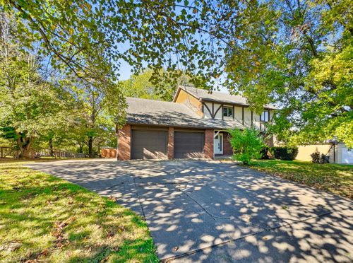 2113 Oak Cliff Dr, Columbia, MO, 65203-0866 | Card Image