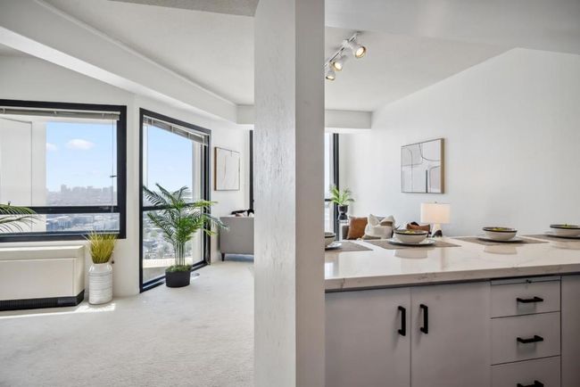 APT-2801 - 6363 Christie Ave, Condo with 1 bedrooms, 1 bathrooms and 1 parking in Emeryville CA | Image 4