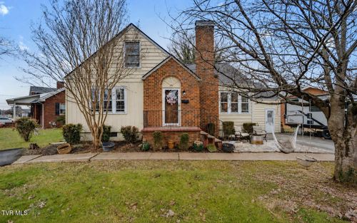235 W F St, Elizabethton, TN, 37643-3109 | Card Image