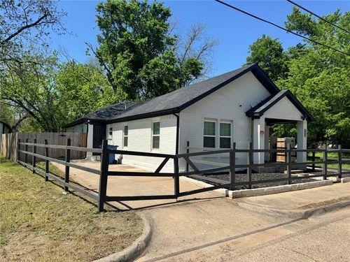 2707 Cross St, Dallas, TX, 75210-2037 | Card Image