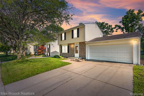 29293 Riveroak Dr, Romulus, MI, 48174-3094 | Card Image