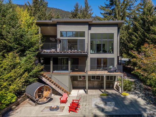 8476 Matterhorn Dr, Whistler, BC, V8E0G1 | Card Image