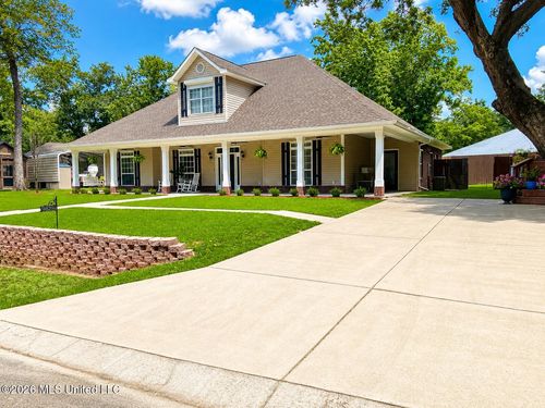 9328 Wild Oaks Drive, Ocean Springs, MS, 39564 | Card Image