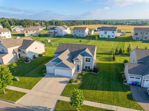 334 Cypress St, Somerset, WI, 54025-2200 | Card Image