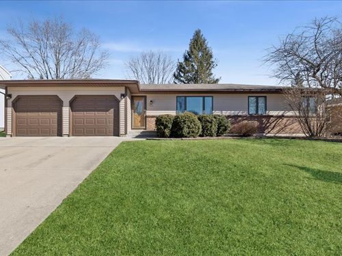 10610 Mathew St, Huntley, IL, 60142-7112 | Card Image