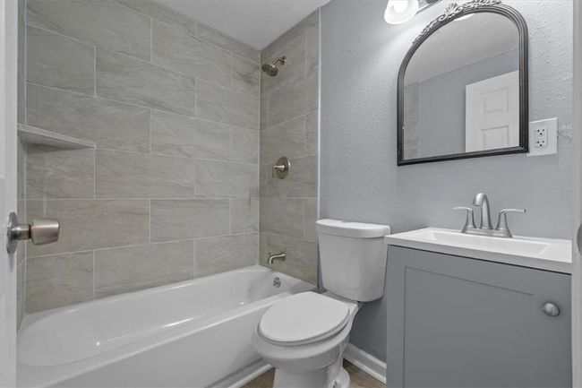 Bathroom Two | Image 17