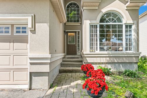 9 Blackshire Cir, Nepean, ON, K2J5L8 | Card Image