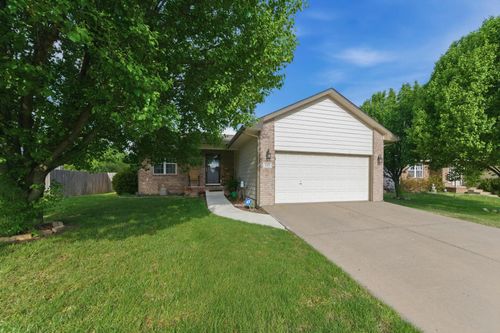 849 S Sunset Cir, Andover, KS, 67002-7901 | Card Image