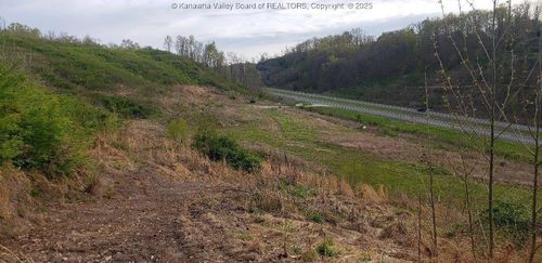 463 Big Ben Bowen Hwy, Barboursville, WV, 25504 | Card Image