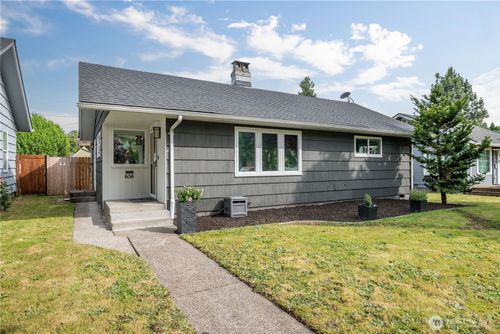 656 22nd Ave, Longview, WA, 98632-1808 | Card Image