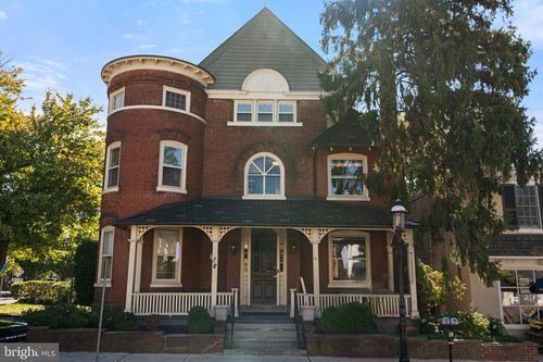 2-54 W State St, DOYLESTOWN, PA, 18901-4222 | Card Image