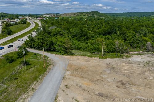 0005 Hwy 75 Highway, Henryetta, OK, 74437 | Card Image