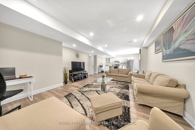 736 Hillview Cres, House other with 7 bedrooms, 5 bathrooms and 4 parking in Pickering ON | Image 33