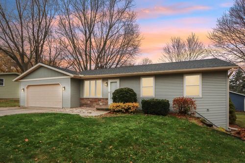 580 Lilac Lane, LAKE MILLS, WI, 53551 | Card Image