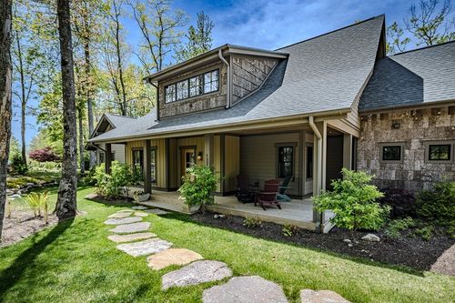 137 Mountain Breeze Knl, Blowing Rock, NC, 28605-8832 | Card Image