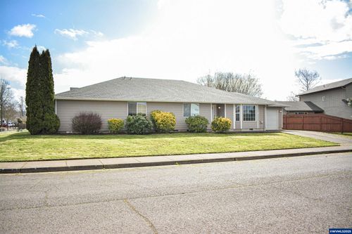 1052 S 10th St, Lebanon, OR, 97355-1284 | Card Image