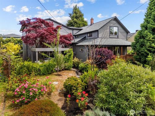 4528 36th Ave Ne, Seattle, WA, 98105-3006 | Card Image