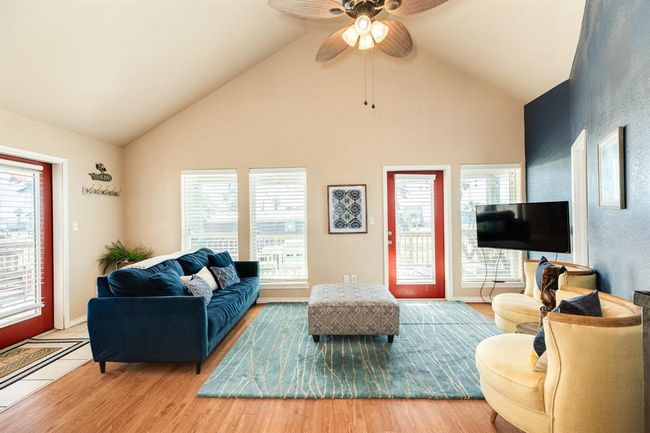 307 Murex St, House other with 3 bedrooms, 2 bathrooms and null parking in Surfside Beach TX | Image 12