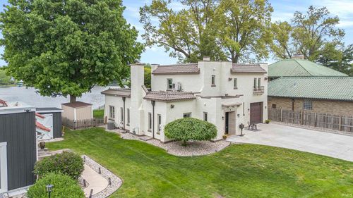 4 Edgewater Ct, Elkhart, IN, 46516-4664 | Card Image