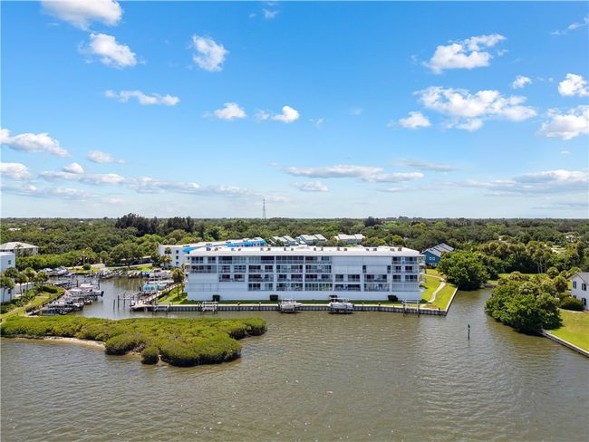 6039 - 6039 River Run Dr, House attached with 2 bedrooms, 2 bathrooms and null parking in Sebastian FL | Image 29