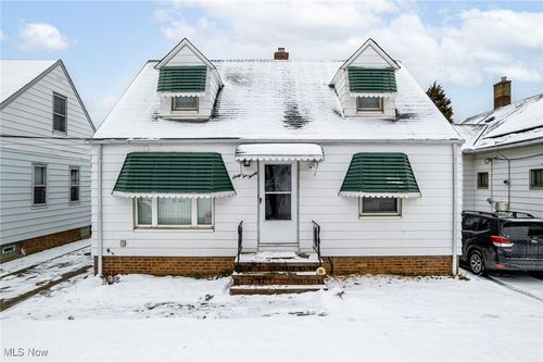 6220 Traymore Ave, Brooklyn, OH, 44144-3743 | Card Image