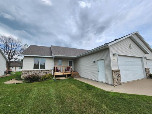 656 Obrien Pkwy, Belle Plaine, MN, 56011-9103 | Card Image