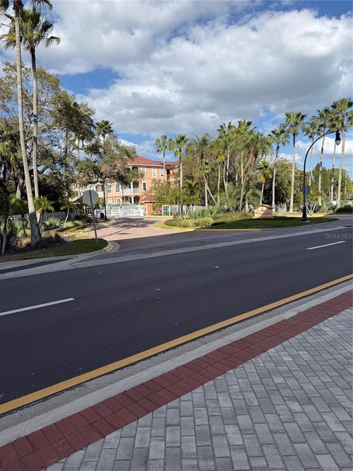 8116-5000 Culbreath Key Way, TAMPA, FL, 33611-3063 | Card Image