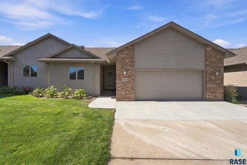 3205 S Lupine Pl, Sioux Falls, SD, 57110-5978 | Card Image