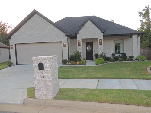 7700 Garden Way Dr, Sherwood, AR, 72120-4427 | Card Image
