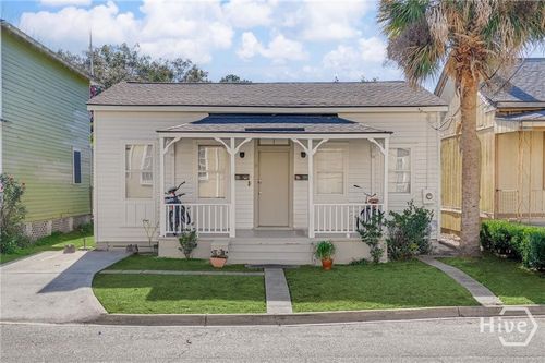 9 W 48th St, savannah, GA, 31405-2062 | Card Image