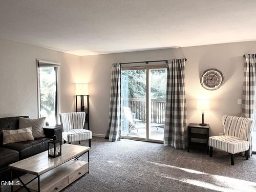 2909 Winnipeg Dr, Bismarck, ND, 58503-0448 | Card Image