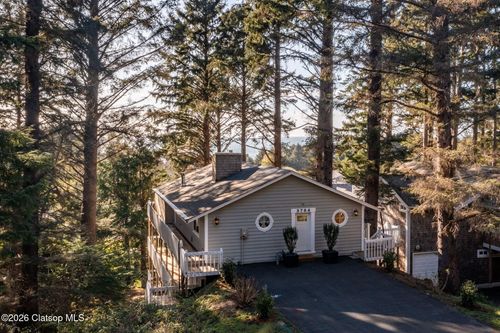3764 E Chinook Ave, Cannon Beach, OR, 97110-2044 | Card Image