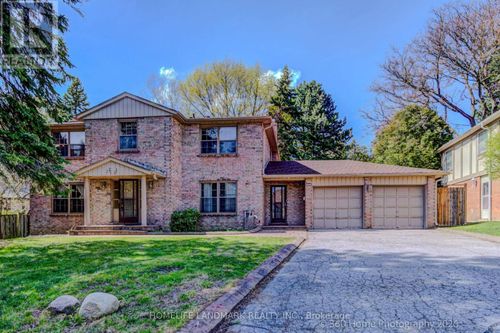 28 Cobblestone Dr, Markham, ON, L3T4E4 | Card Image