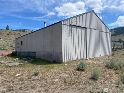 16 Breezy Ln, Tonasket, WA, 98855-9358 | Card Image