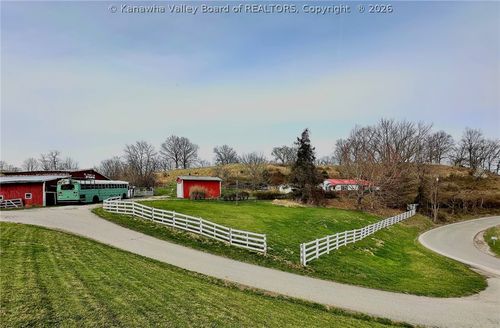 3334 Redmond Ridge Rd, Gallipolis Ferry, WV, 25515-6435 | Card Image