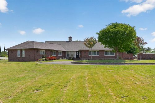 34672 Bernard Road, Tracy, CA, 95377 | Card Image